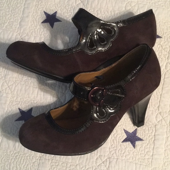 Shoes - Picture 2 of 4